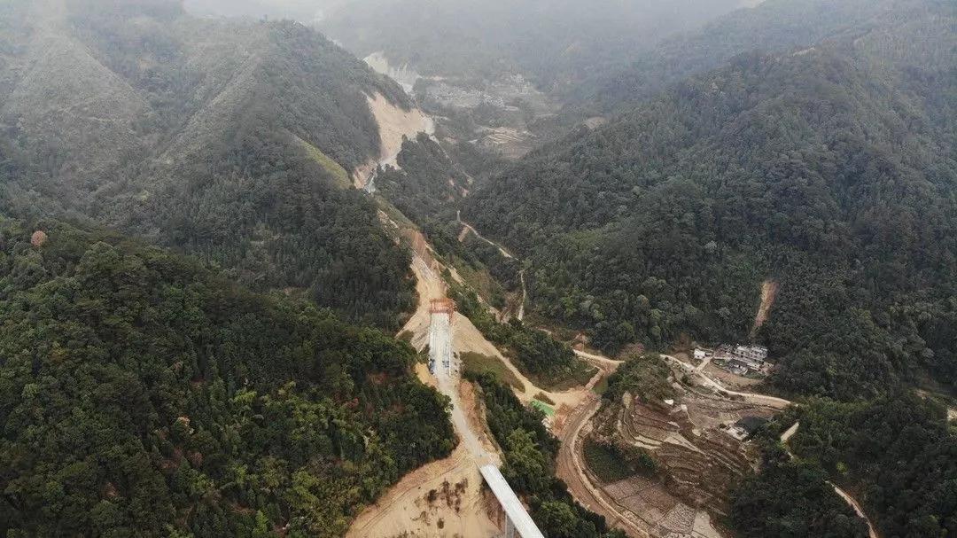 狮寨二级路建设最新进展报告