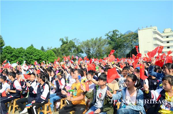 广场舞串烧夺冠，舞动风采展现社区文化繁荣