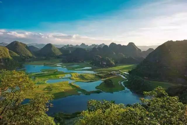 最新网红景区探秘，新潮旅游胜地之旅